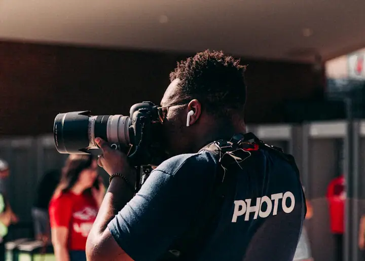 En coulisses